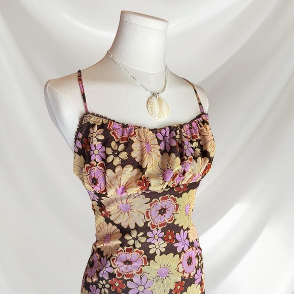 INTO | Vintage Floral Dress - Picture 2 of 6